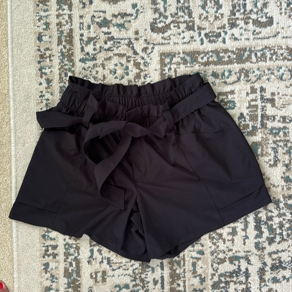 Athleta shorts in black size 6